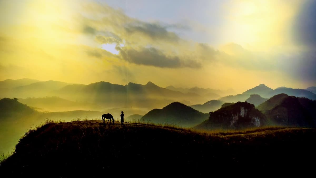 Ich war fasziniert von den bezaubernd schönen, verbrannten Grashügeln in Quang Ninh.