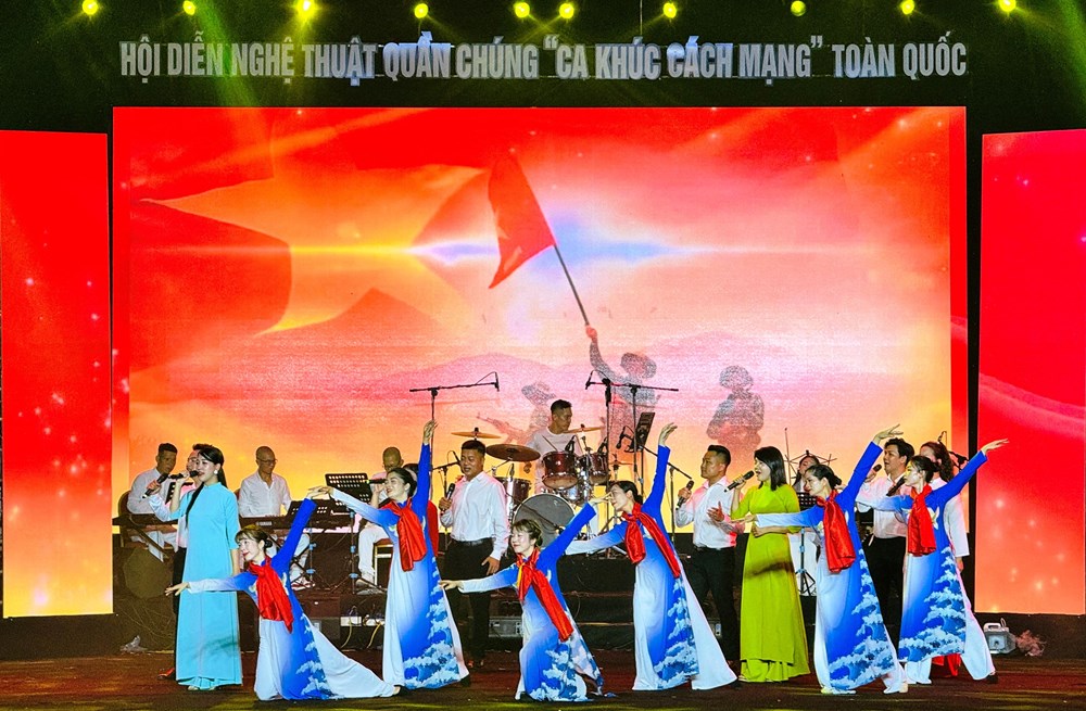 Khai mạc Hội diễn nghệ thuật quần chúng 'Ca khúc cách mạng' toàn quốc năm 2025 - Ảnh 5.