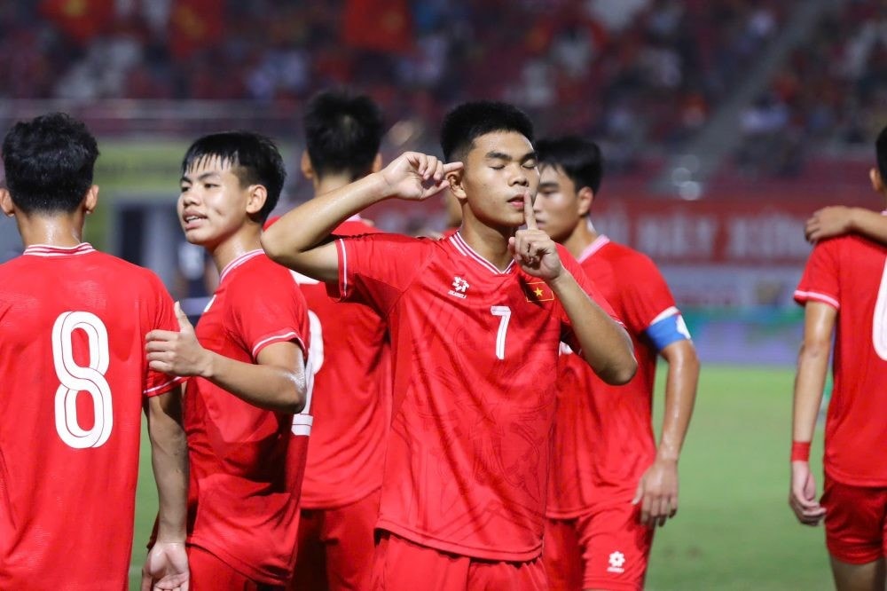 U20 វៀតណាមខិតជិតសំបុត្រទៅប្រកួត AFC U20 Finals ឆ្នាំ 2025។ (ប្រភព៖ VFF)