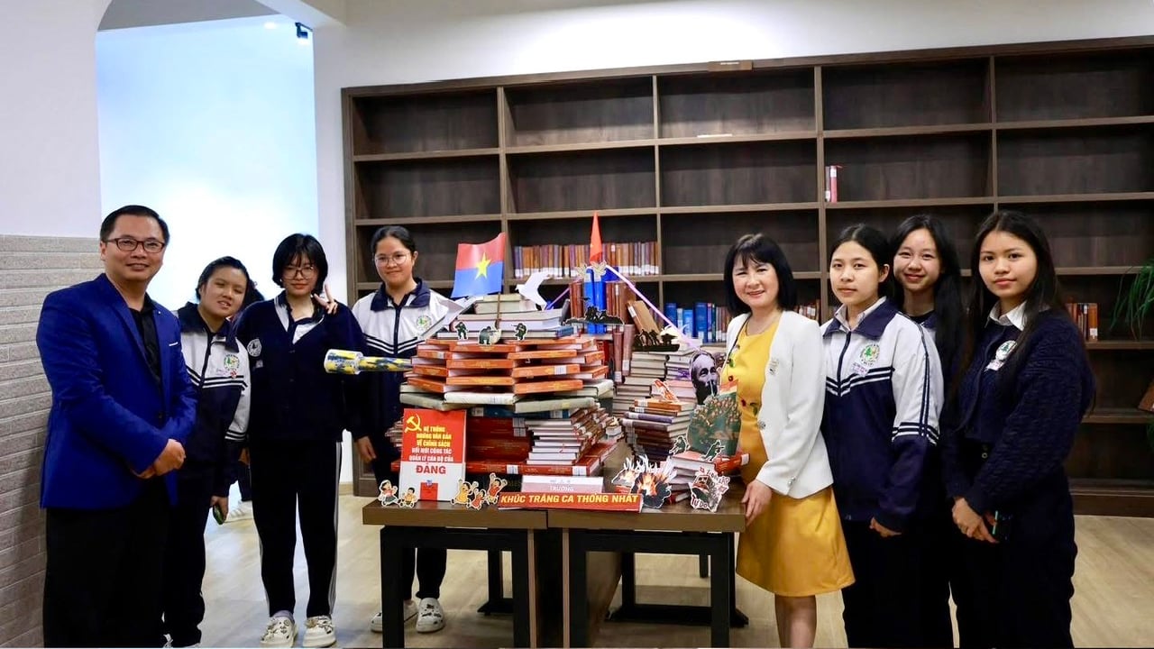Ngày hội Sách với sự tham gia của đông đảo cán bộ, giảng viên, giáo viên và học sinh, sinh viên