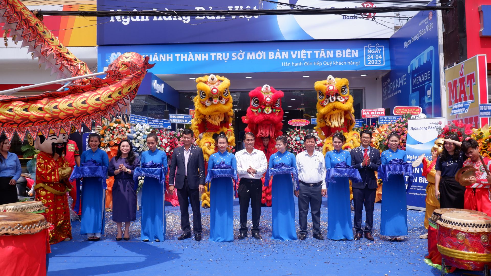 Ban Viet Bank inaugurated its new headquarters - Vietnam.vn