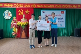 Bàn giao 720 triệu đồng vốn vay Dự án Ngân hàng bò cho hộ phụ nữ nghèo huyện Gio Linh