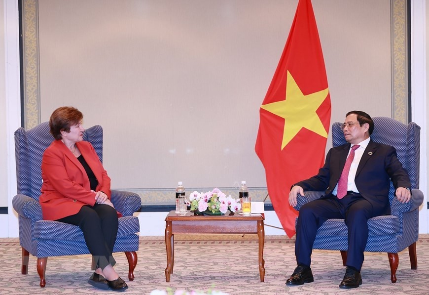 Thủ tướng Chính phủ Phạm Minh Chính gặp lãnh đạo các nước và tổ chức quốc tế tại Hội nghị Thượng đỉnh G7 mở rộng