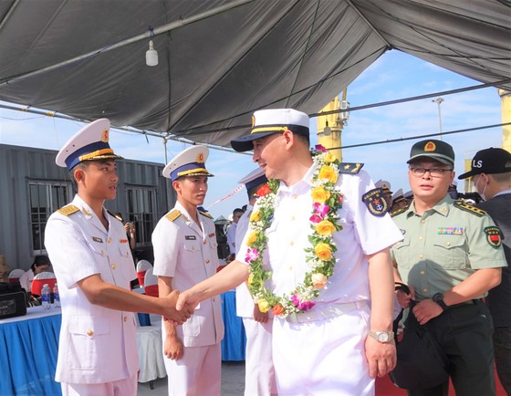 Tàu huấn luyện của Hải quân Trung Quốc cập cảng Tiên Sa  ảnh 3