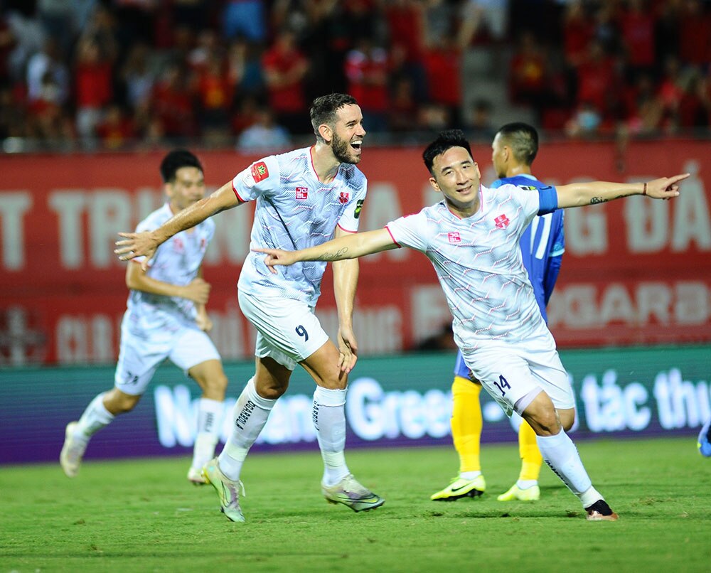 Bảng xếp hạng V-League 2023 hôm nay: Đội Công an Hà Nội áp sát Thanh Hóa - Ảnh 2.