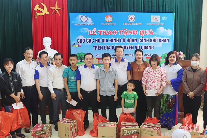 Khởi công xây dựng nhà tình nghĩa cho các gia đình khó khăn ở Vũ Quang