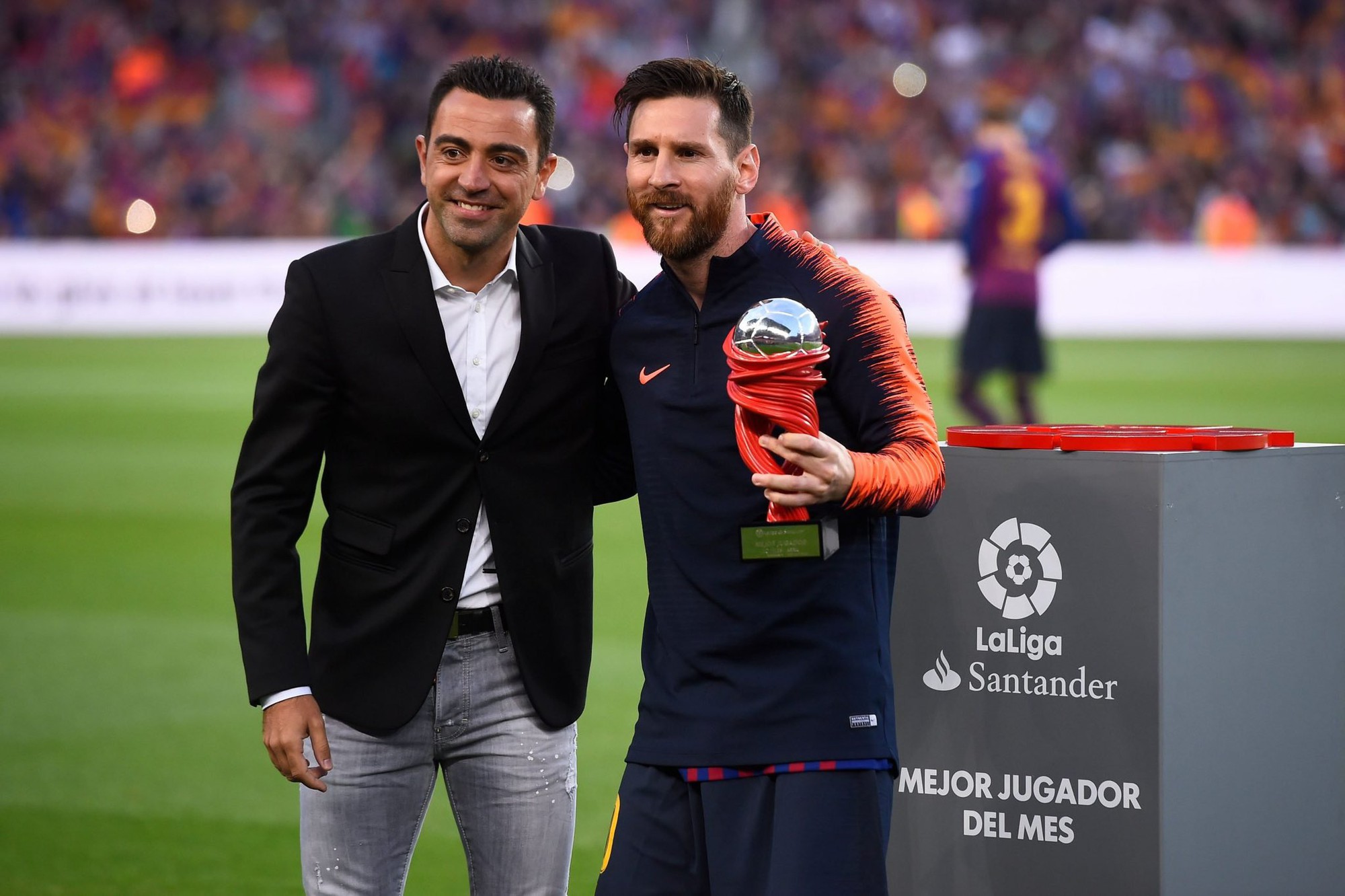 Động thái mới của Messi và sự hối thúc của HLV Xavi - Ảnh 2.
