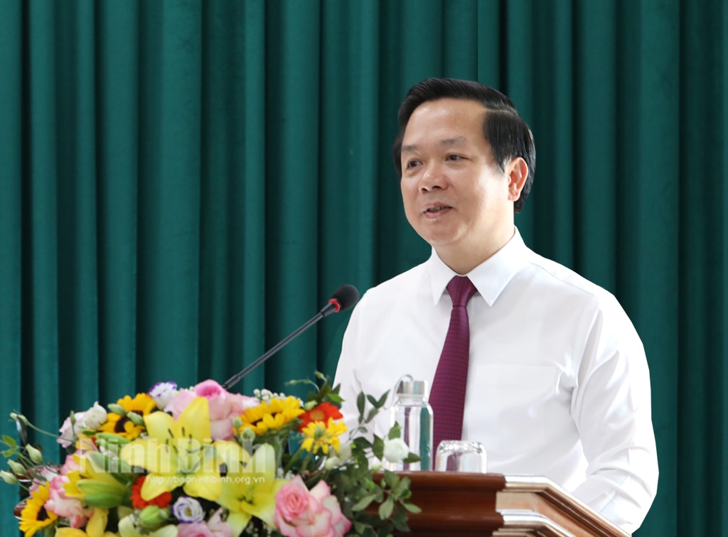 Công bố các Quyết định của UBND tỉnh về công tác cán bộ ngành Y tế Ninh Bình
