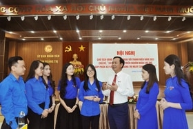 Chủ tịch UBND tỉnh Võ Văn Hưng đối thoại với thanh niên