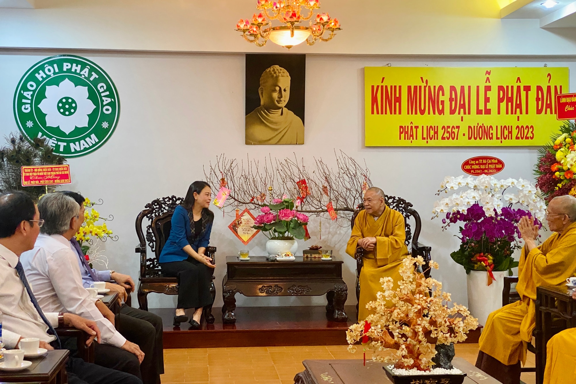Lãnh đạo Ủy ban T.Ư MTTQ Việt Nam chúc mừng đại lễ Phật đản tại TP.HCM - Ảnh 1.