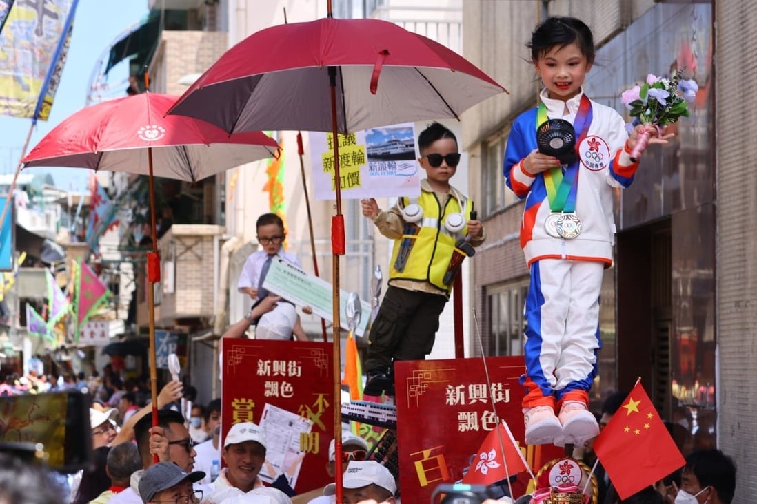Lễ hội bánh bao ở Hong Kong (Trung Quốc) lần đầu tiên trở lại sau dịch Covid-19