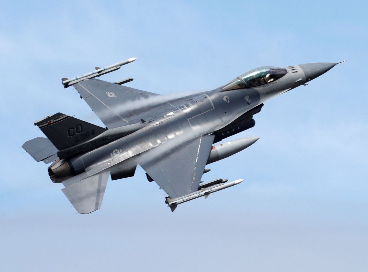 Máy bay chiến đấu F-16