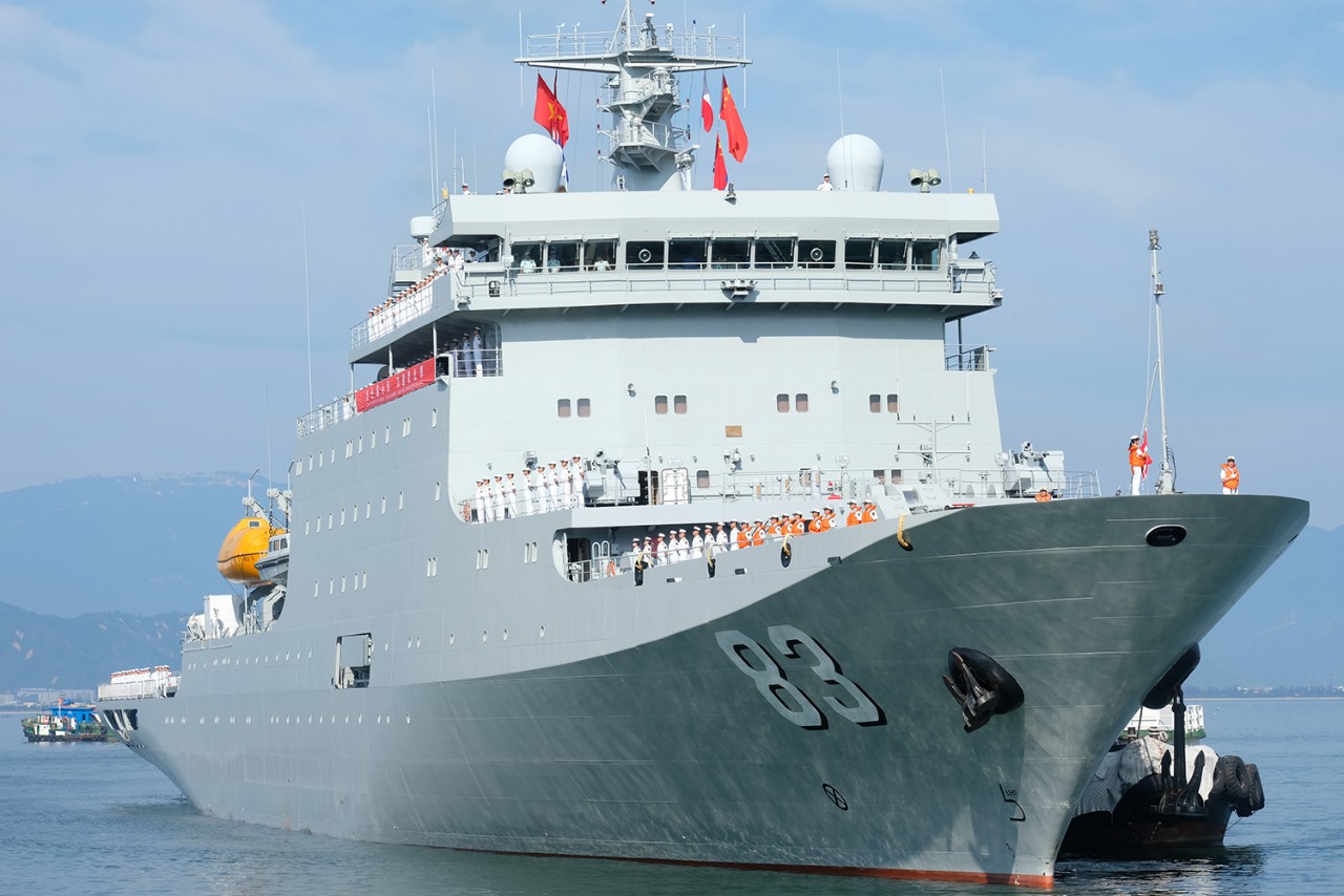 Tàu hải quân Trung Quốc thăm Đà Nẵng - Ảnh 1.