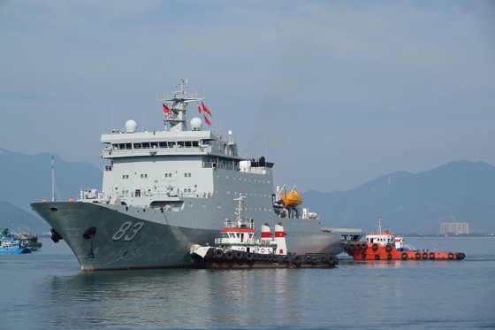 Tàu Thích Kế Quang của Hải quân Trung Quốc cập cảng Tiên Sa, Đà Nẵng. Ảnh: XUÂN QUỲNH