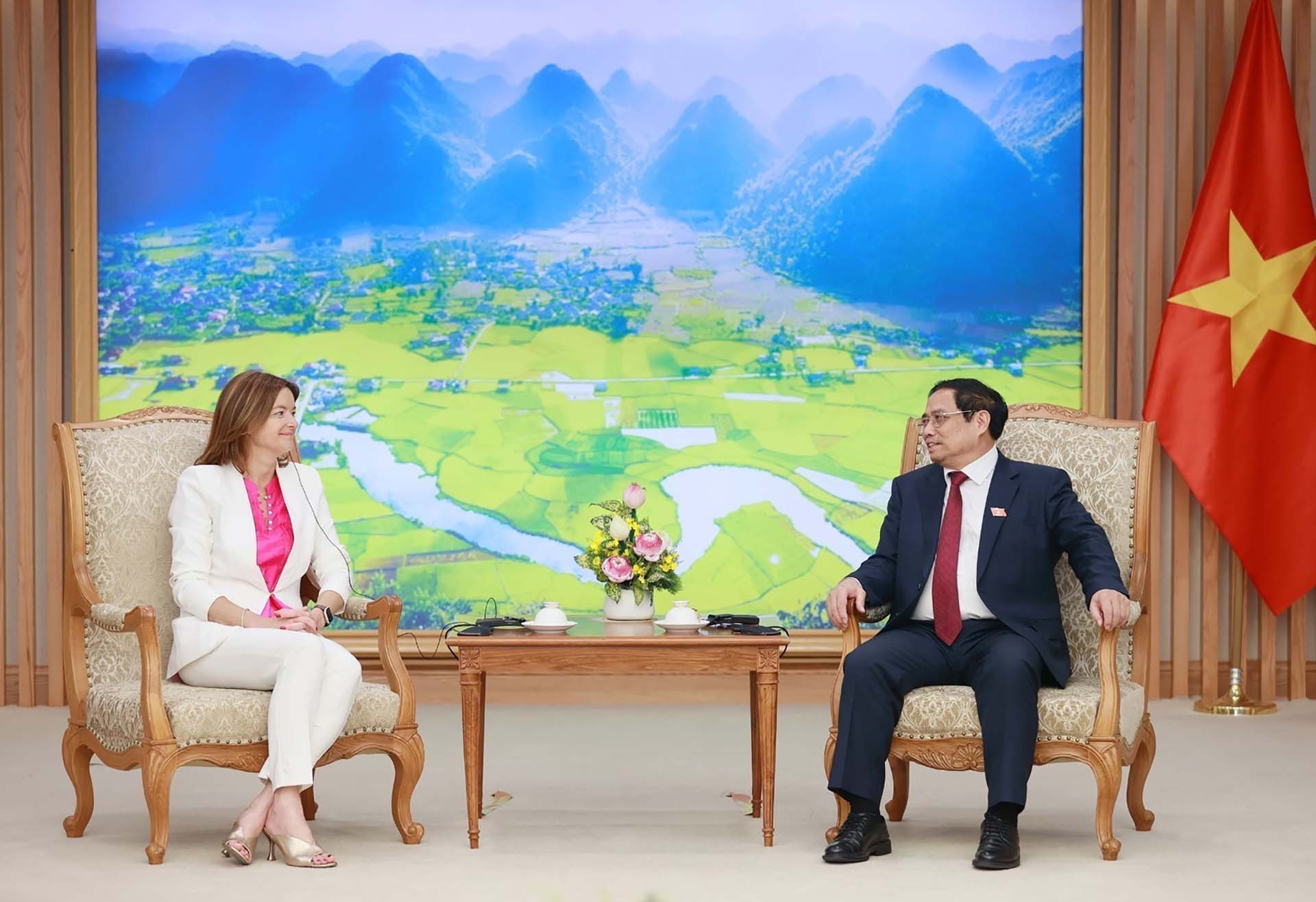 Thủ tướng Phạm Minh Chính và bà Tanja Fajon, Phó Thủ tướng, Bộ trưởng Bộ Ngoại giao và các vấn đề châu Âu Cộng hòa Slovenia. (Nguồn: TTXVN)