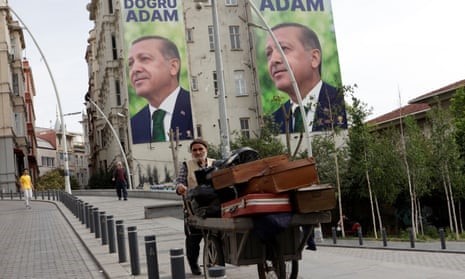 Bầu cử Thổ Nhĩ Kỳ: ‘Chiến lược lạ’ của Tổng thống Erdogan sẽ giúp ông tái đắc cử?