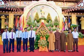 Lãnh đạo tỉnh thăm, chúc mừng Giáo hội Phật giáo Việt Nam tỉnh Quảng Trị nhân dịp Đại lễ Phật đản