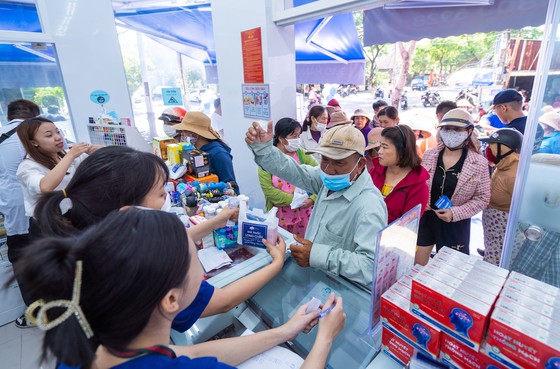 FPT Long Châu đạt mốc 1.234 nhà thuốc, tiên phong nâng cao sức khỏe cộng đồng ảnh 2