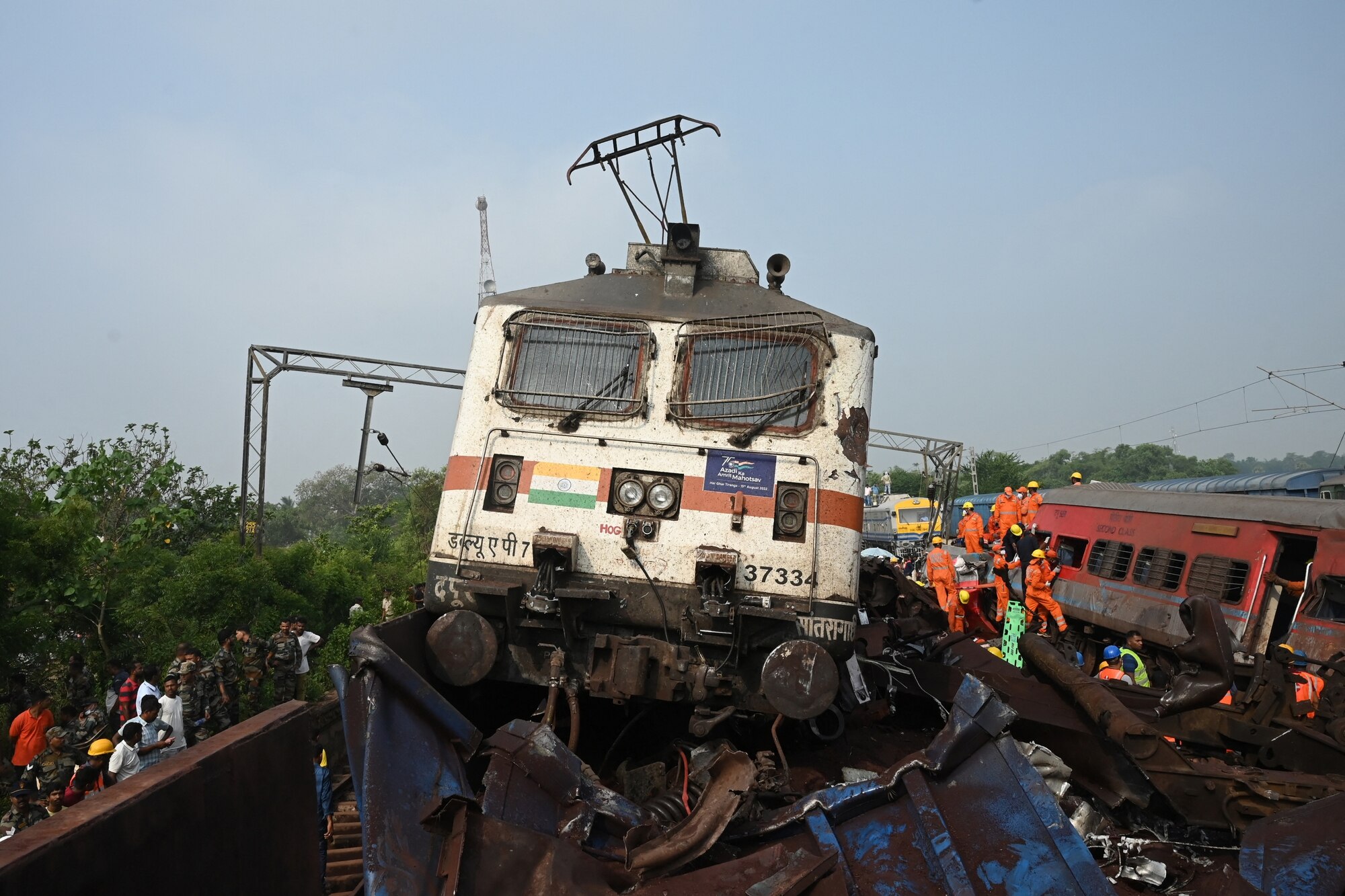 Hiện trường vụ tai nạn đường sắt thảm khốc tại Ấn Độ - Ảnh 8.