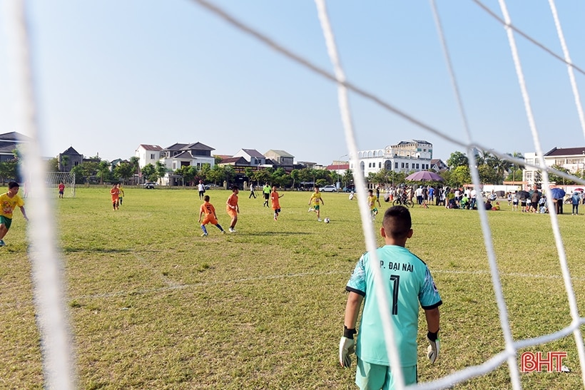 Khởi tranh Giải Bóng đá Thiếu niên - Nhi đồng TP Hà Tĩnh