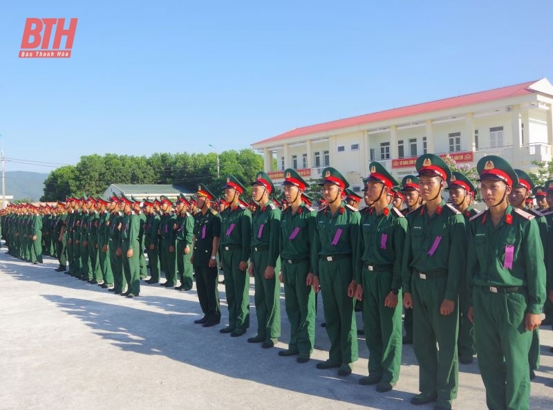 Trung đoàn 266 Sư đoàn 341 tổ chức tuyên thệ cho 360 chiến sĩ mới