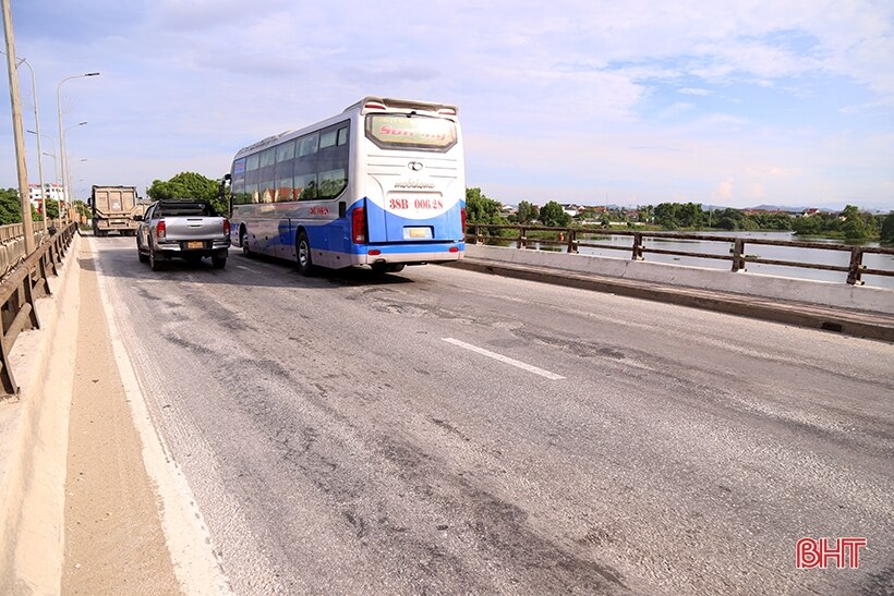 Sửa chữa thiếu đồng bộ, quốc lộ 1 qua Hà Tĩnh vẫn hư hỏng nghiêm trọng