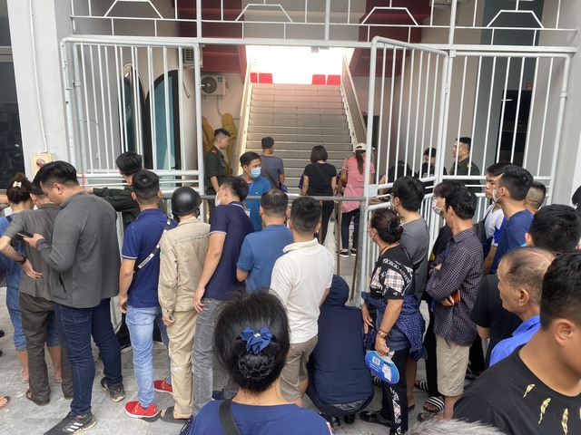 Sốt vé trận đội tuyển Việt Nam gặp đội Hồng Kông trên sân Lạch Tray, chợ đen xuất hiện - Ảnh 3.