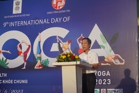 Đồng diễn bài yoga tập thể ngoài trời và tọa đàm với chủ đề “Một thế giới, một sức khỏe chung” nhân kỷ niệm 51 năm thiết lập quan hệ ngoại giao Việt Nam - Ấn Độ