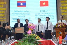 Hội đàm kỷ niệm 20 năm ký kết Biên bản ghi nhớ giữa TAND hai tỉnh Quảng Trị - Savannakhet