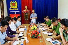 Ban Pháp chế HĐND tỉnh làm việc với Công an huyện Hướng Hóa