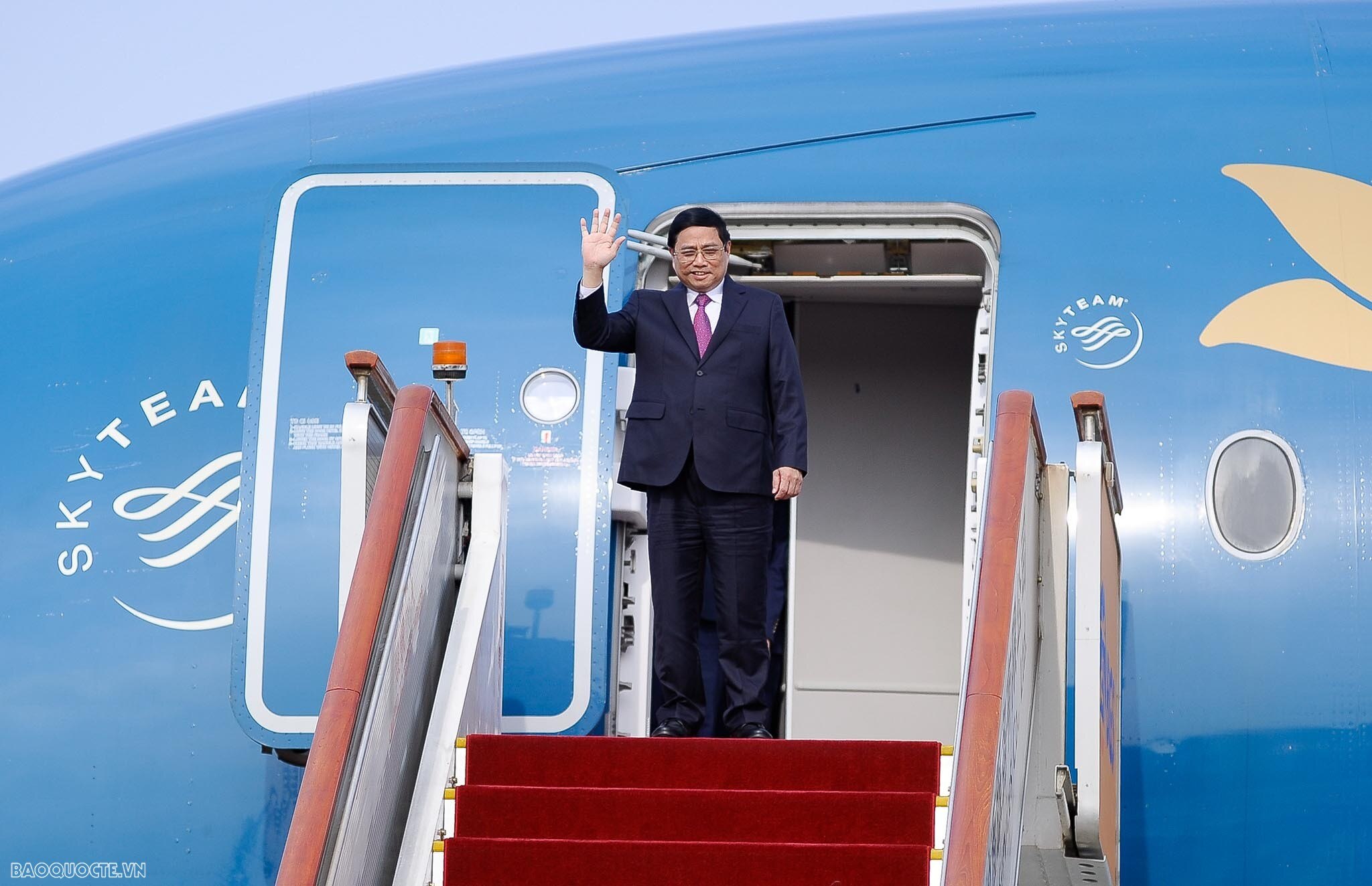Thủ tướng Phạm Minh Chính đến Bắc Kinh, bắt đầu thăm chính thức Trung Quốc, dự Hội nghị WEF Thiên Tân