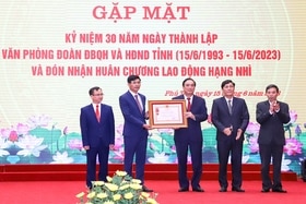 Văn phòng Đoàn ĐBQH và HĐND tỉnh: Đón nhận Huân chương Lao động hạng Nhì