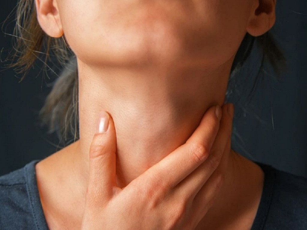 Почему у многих людей болит горло, но нет лихорадки? - Вьетнам.вн