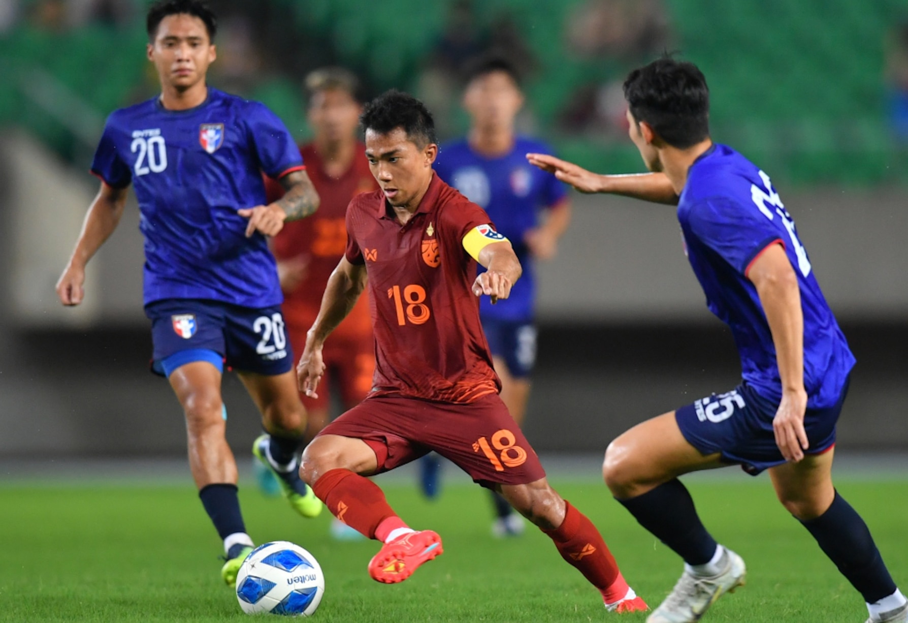 Đội tuyển Thái Lan bị đội tuyển xếp hạng 156 thế giới cầm chân - Ảnh 1.