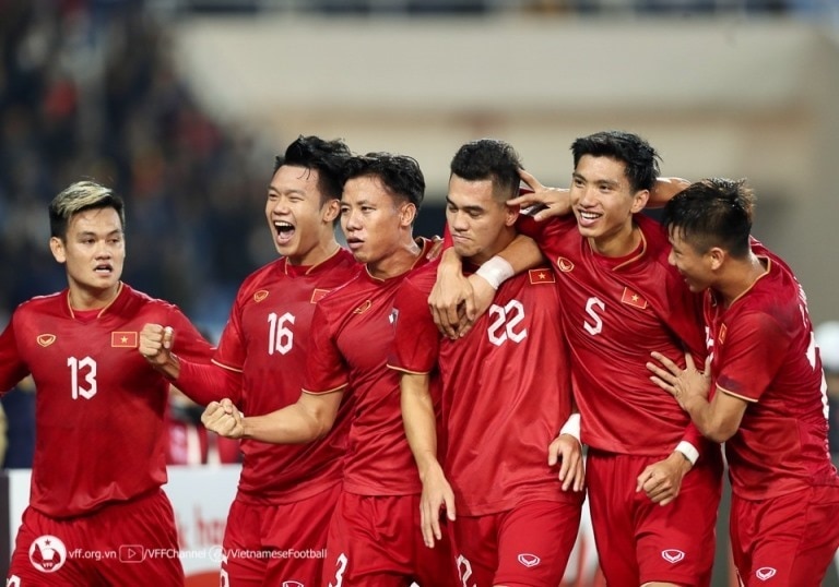 Trận đấu giao hữu của tuyển Việt Nam với 2 đối thủ là Hong Kong (Trung Quốc) và Syria lần lượt được tổ chức tại sân Lạch Tray (Hải Phòng ) và Thiên Trường (Nam Định). Ảnh: VFF
