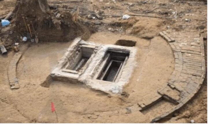 Khai quật mộ cổ, chuyên gia tìm thấy món đồ nhỏ xíu, ai ngờ giá hơn 3.200 tỷ  - 1