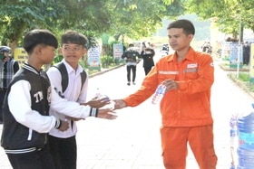 Nhiều học sinh miền núi Quảng Trị dậy từ 4 giờ sáng đi thi tuyển sinh lớp 10 THPT