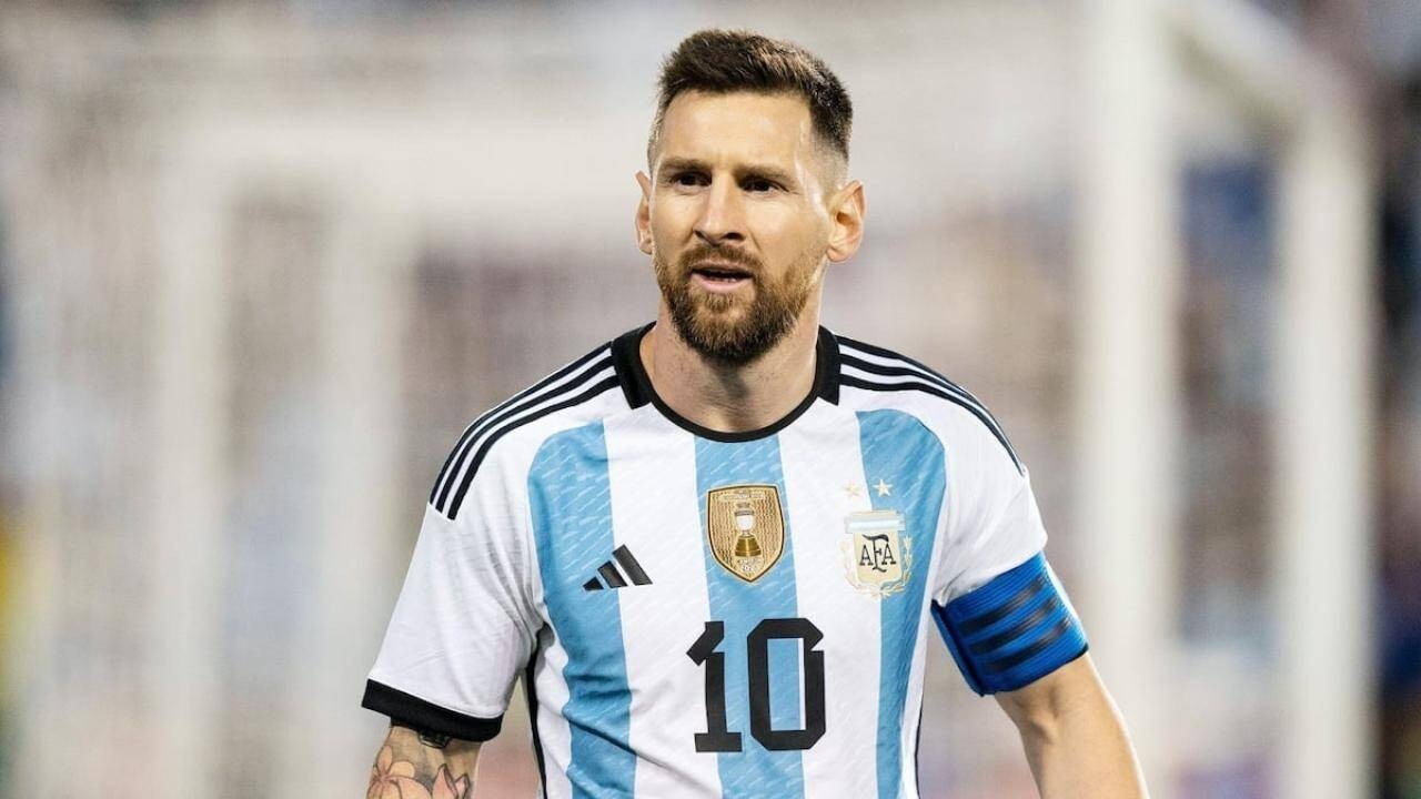 lionel messi báo tin ngỡ ngàng cho đội tuyển argentina