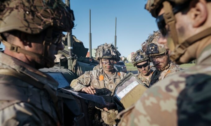 Các binh sĩ Mỹ tham gia cuộc tập trận ở Kadrina, Estonia, hôm 19/5. Ảnh: Washington Post