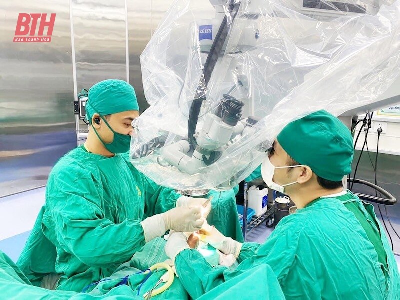 Phẫu thuật nối thành công cẳng chân đứt rời cho nam bệnh nhân bị tai nạn lao động
