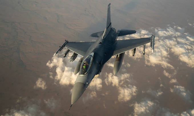 Tiêm kích F-16 Mỹ hoạt động tại khu vực Trung Đông ngày 1/5. Ảnh: USAF