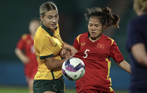 U20 nữ Việt Nam và U20 nữ Australia cùng giành vé đi tiếp. ẢNH: MINH HOÀNG 