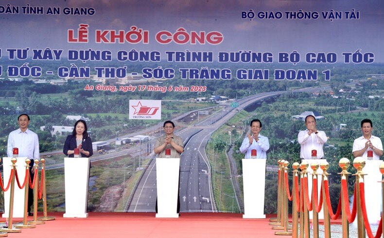 Thủ tướng Phạm Minh Chính dự Lễ khởi công tuyến cao tốc Châu Đốc-Cần Thơ-Sóc Trăng giai đoạn 1 ảnh 1