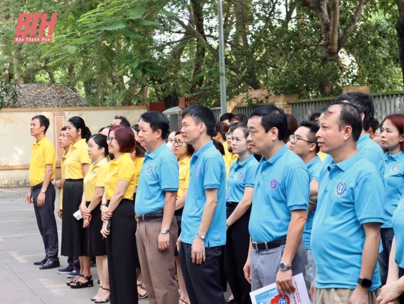 Ra quân hưởng ứng ngày BHYT Việt Nam