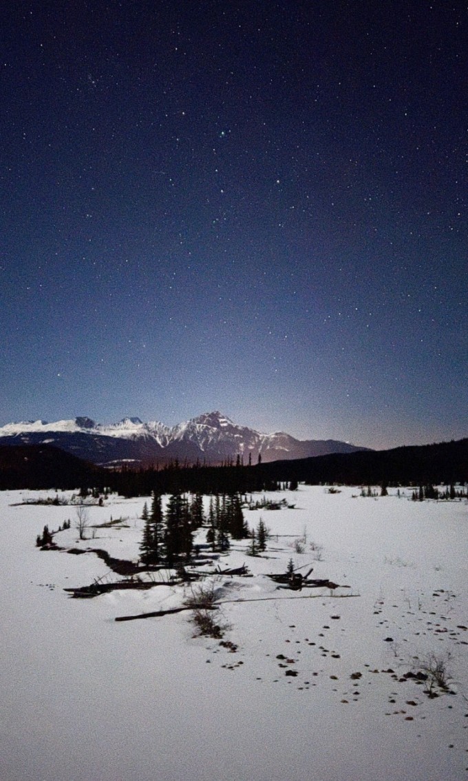 Bầu trời đêm tại Công viên quốc gia Jasper, Canada. Ảnh: Peter Neville-Hadley