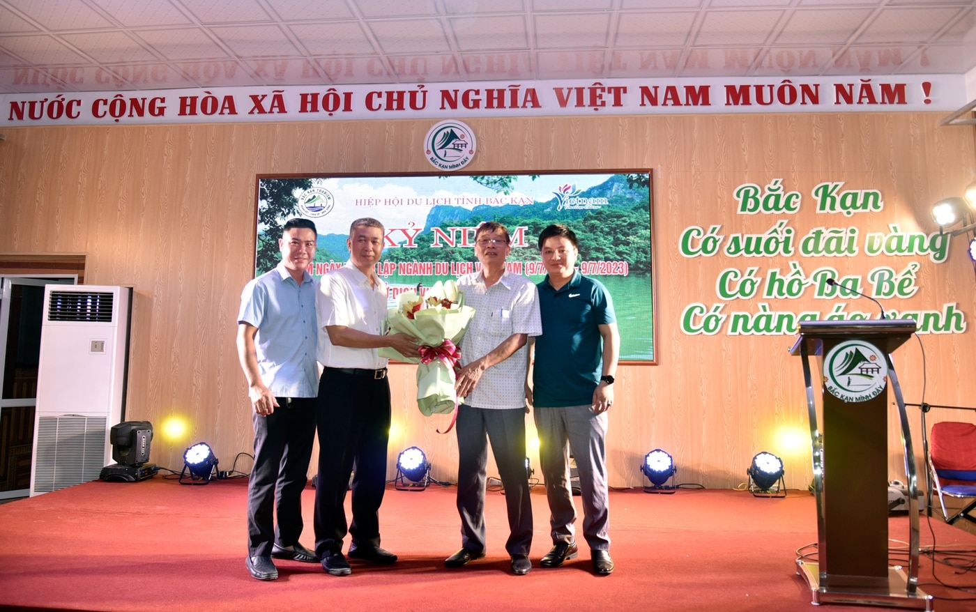 Gặp mặt kỷ niệm 63 năm Ngày Du lịch Việt Nam ảnh 3