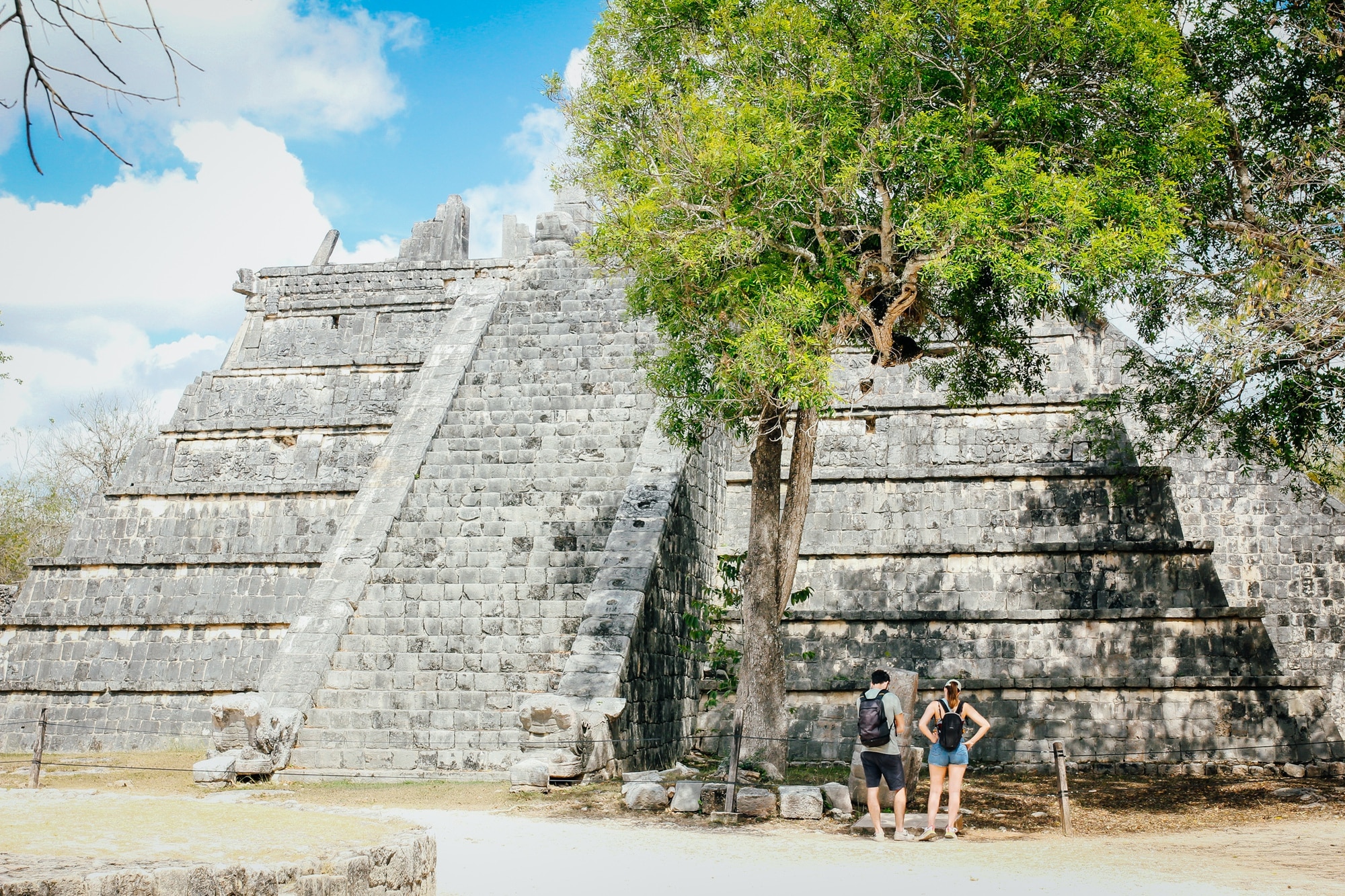 Đi tìm dấu tích của nền văn minh Maya giữa rừng già  - Ảnh 2.