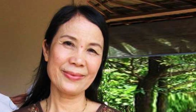 Biên kịch Hồng Ngát kể kỷ niệm treo gà ở xe đi đón nhà thơ Lâm Thị Mỹ Dạ - 1