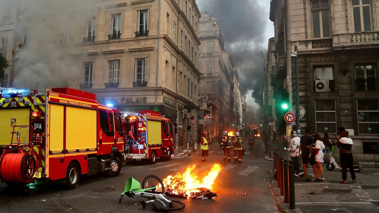Bạo loạn ở Pháp: Có nên du lịch Paris lúc này? - Ảnh 1.