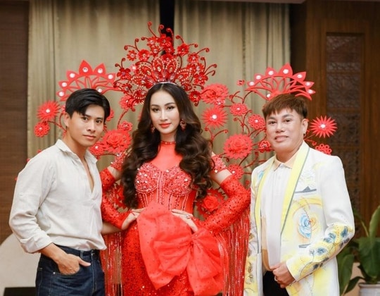 Hoa hậu Đoàn Hồng Trang diện dạ hội biểu tượng sắc đẹp của Tommy Nguyễn - Ảnh 1.